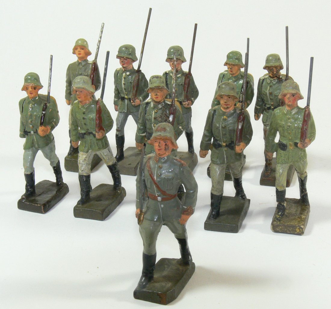 Konv. Lineol/Gloria/Schusso Marschierer. Masse: Konv. Lineol/Gloria/Schusso Marschierer. Masse Handbemalt. 7 cm - Serie. 4 x Lineol, 2 x Gloria, 1 x Schusso, 4 x ungemarkt. Bespielt.