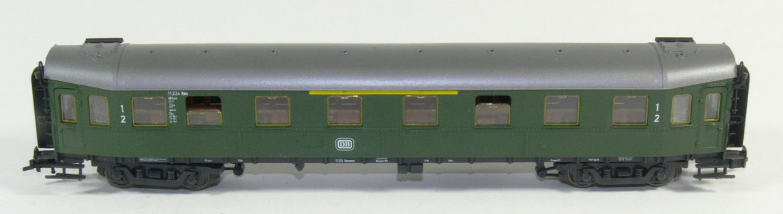 Roco H0 Hecht-Abteilwagen AB4ue der DB. Gleichstrom.: Roco H0 Hecht-Abteilwagen AB4ue der DB. Gleichstrom. Der Wagen ist nie gelaufen und wurde nur in der Vitrine ausgestellt. Ohne OVP.
