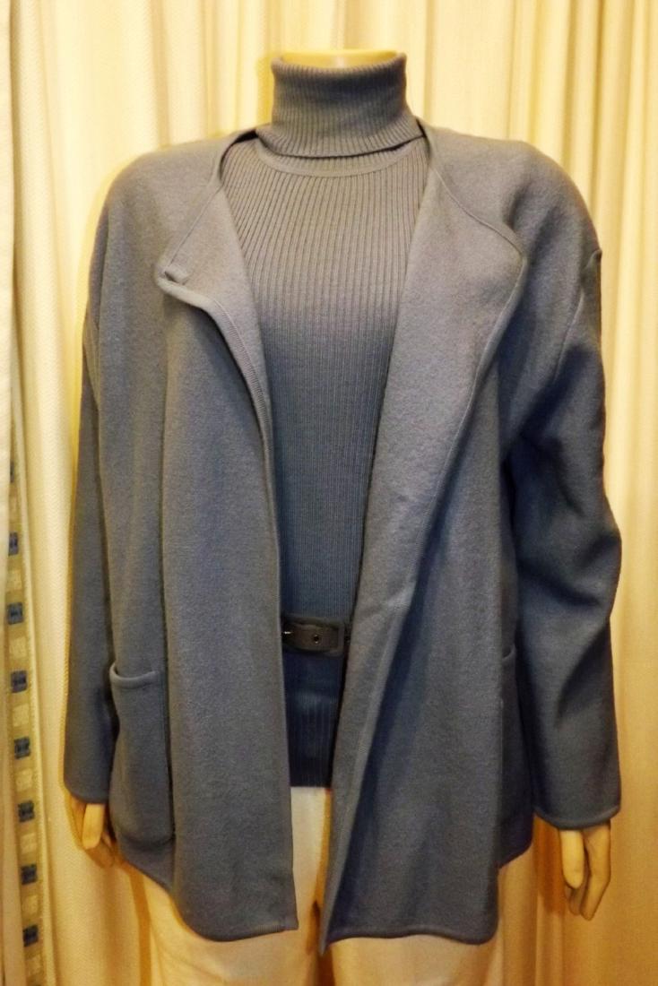 Andrea Jovine 100% wool size small belted turtle neck (1 of 3)