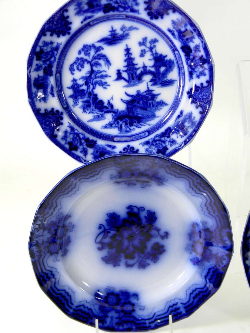 6 Flo-Blue Dinner Plates. Assorted patterns include - 2