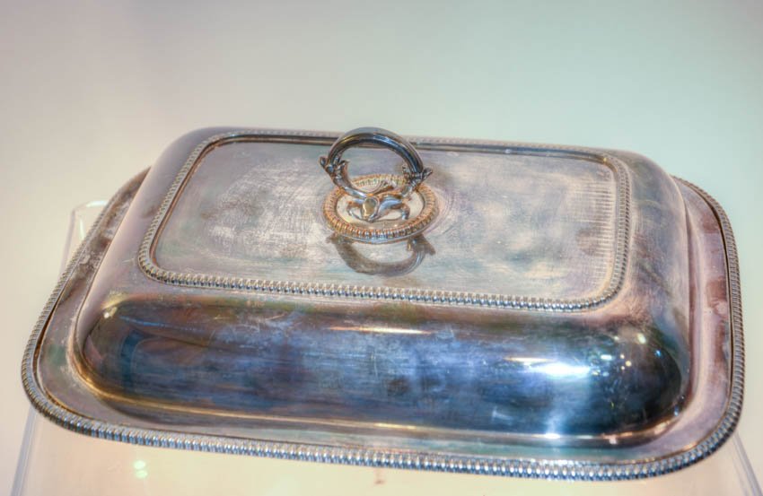 Silver Plate Lidded Entee Dish (1 of 1)