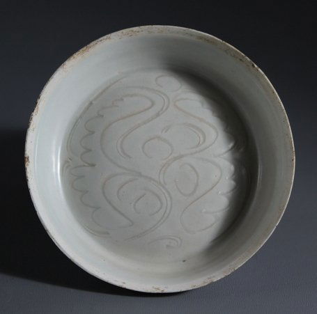 Song Ding-kiln Porcelain Brush-washer with Engraved Flo: Song Ding Kiln Porcelain Brush Washer with Engraved Flower Design 宋定窑刻花笔洗 The Song Ding Kiln Porcelains are more left but writing brushes are very rare