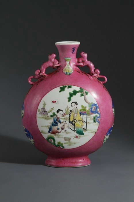 FAMILLE-ROSE PORCELAIN FLAT BOTTLE WITH FIGURE & (1 of 6)