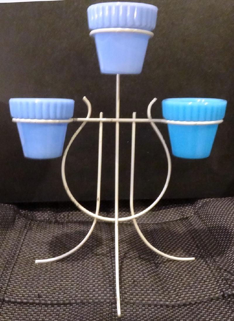 .AKRO AGATE COMPANY, Akroware with Original (1 of 3)