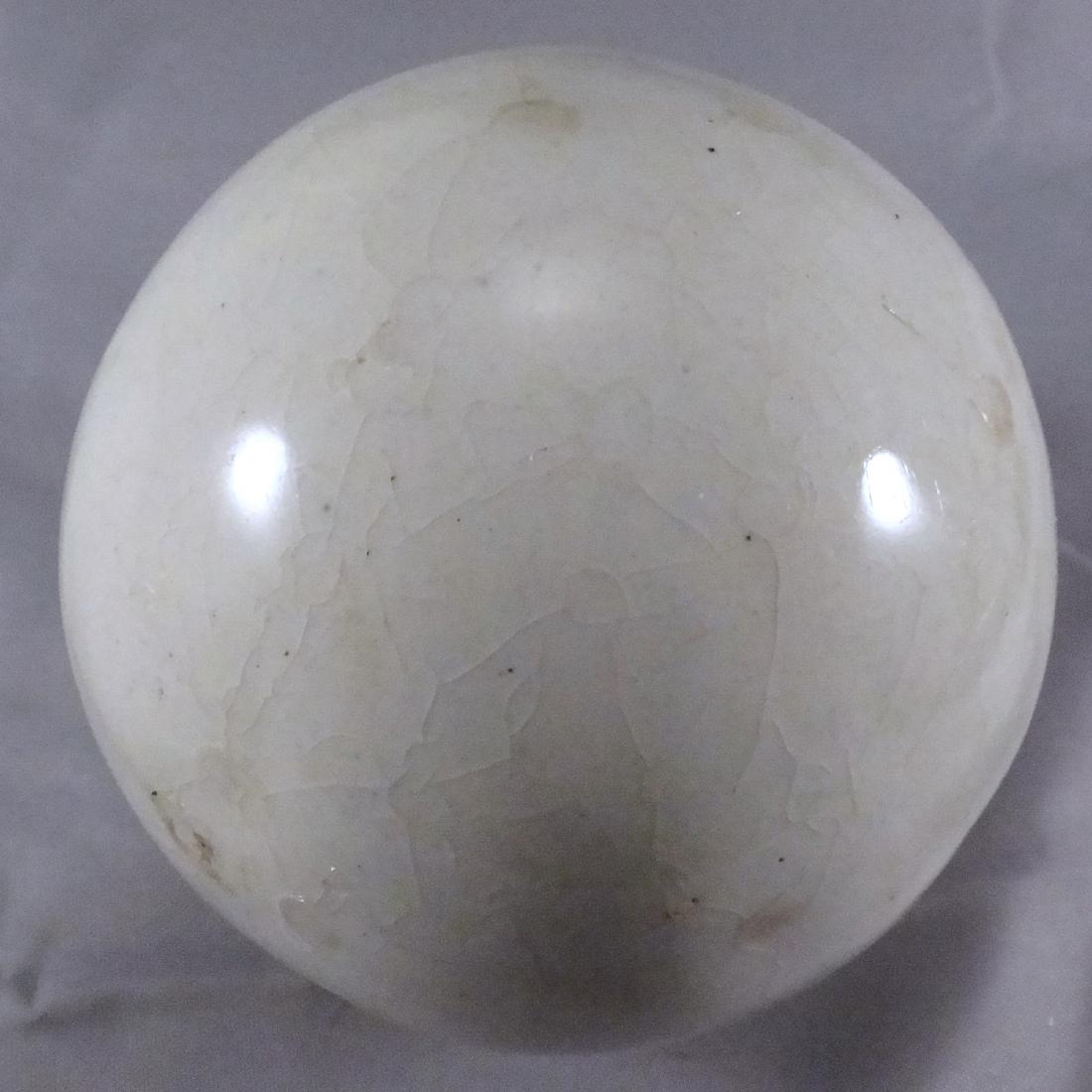 .NON-GLASS HANDMADE, Carpet Ball. (1 of 3)