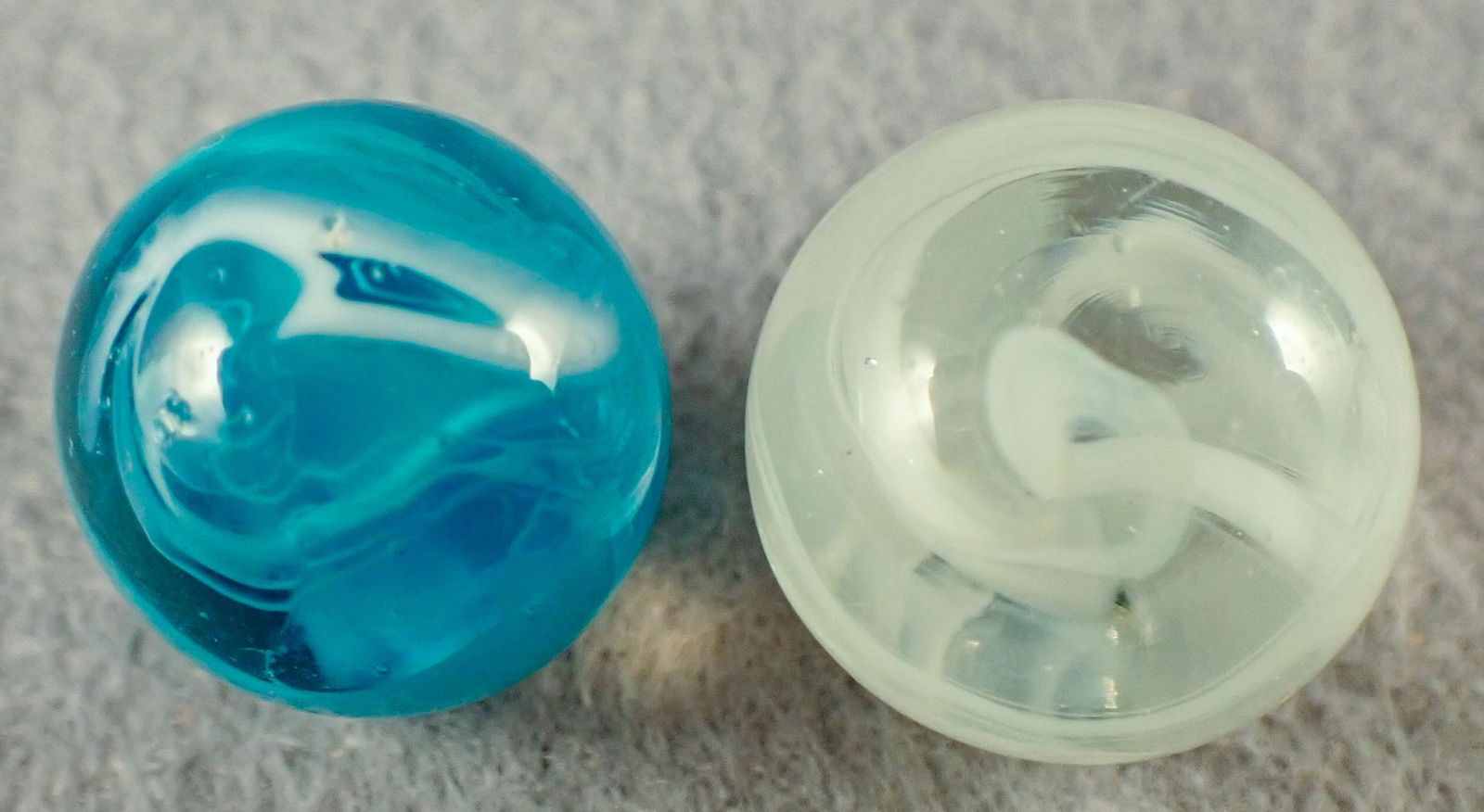 Marbles. AKRO AGATE COMPANY, Slag. (1 of 2)