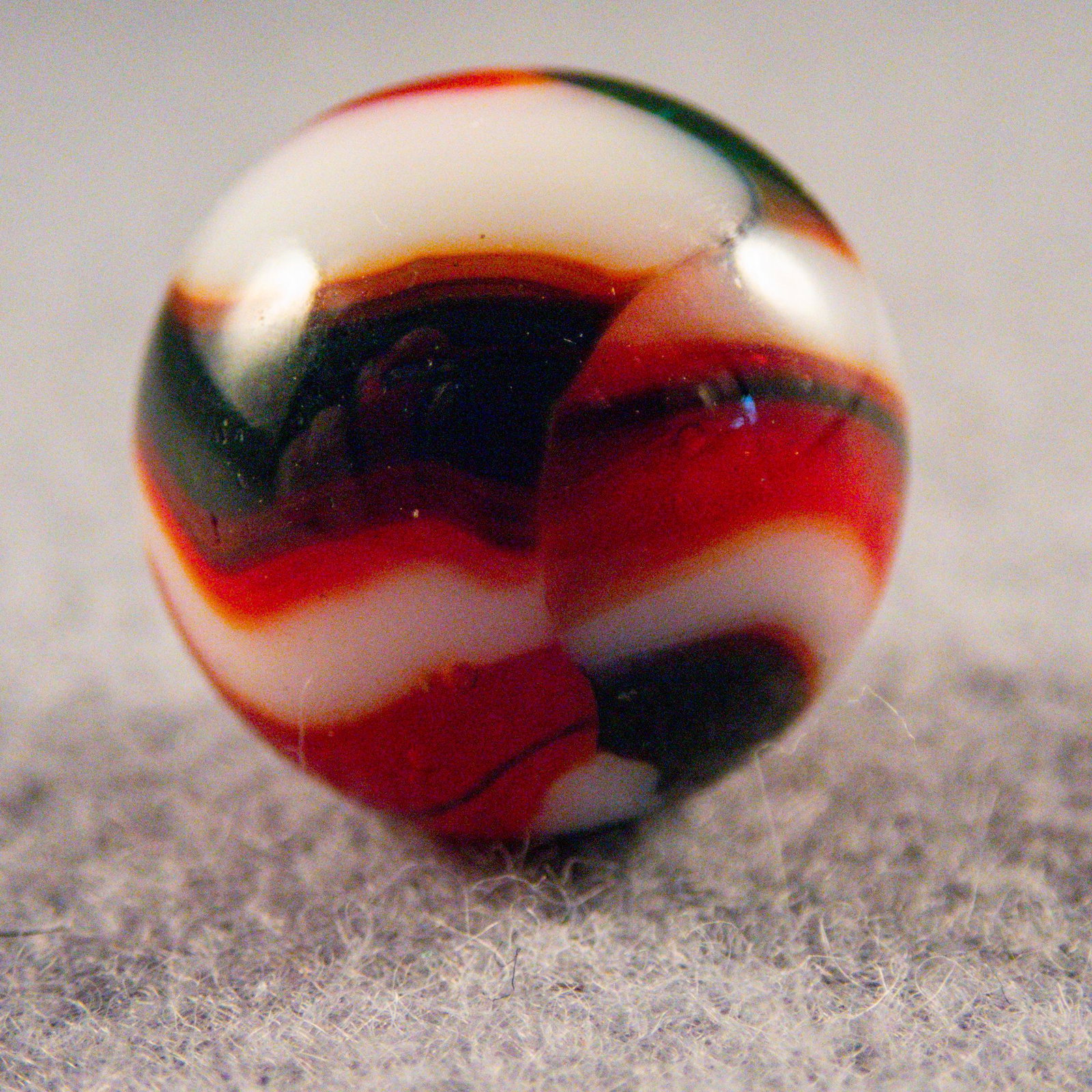 Marbles. PELTIER GLASS COMPANY, National Line Rainbo Rebel. 5/8". Mint (9.9). (1 of 6)