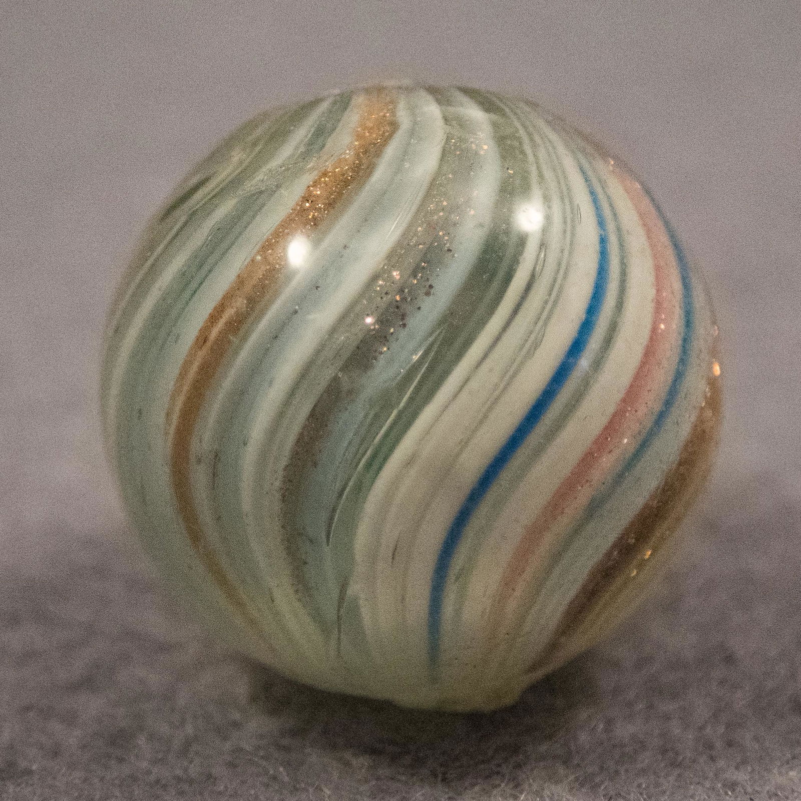 Marbles: LUTZ, Onionskin. 21/32". Mint(-) (9.1). (1 of 6)