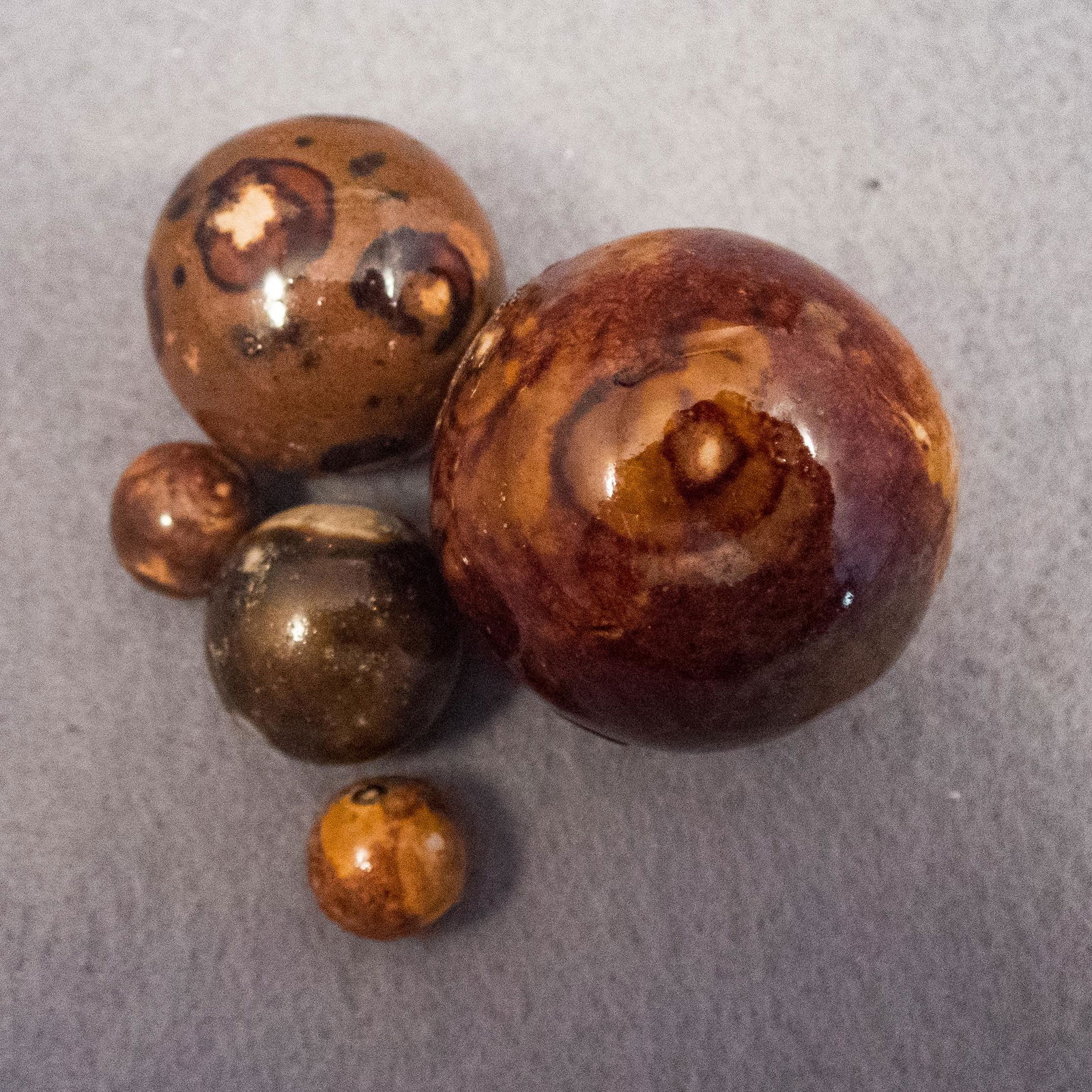 Marbles: NON-GLASS HANDMADE, Bennington. 5 marbles. (1 of 2)