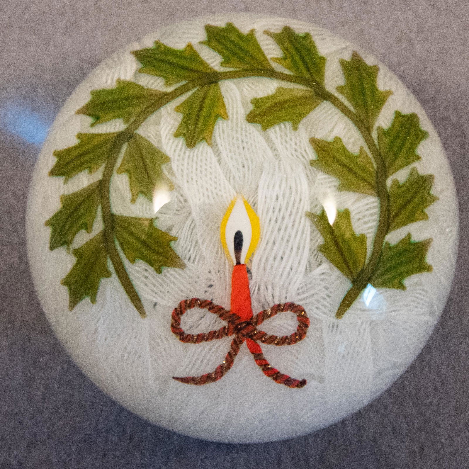 PAPERWEIGHT, Peter McDougal Glass. Christmas. (1 of 7)