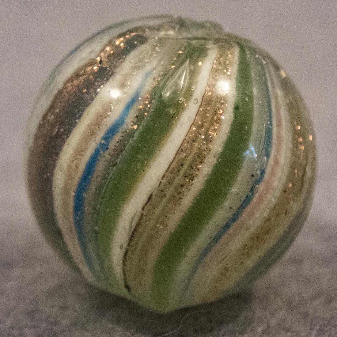 Marbles: LUTZ, Onionskin. 17/32". Mint (9.9). (1 of 6)