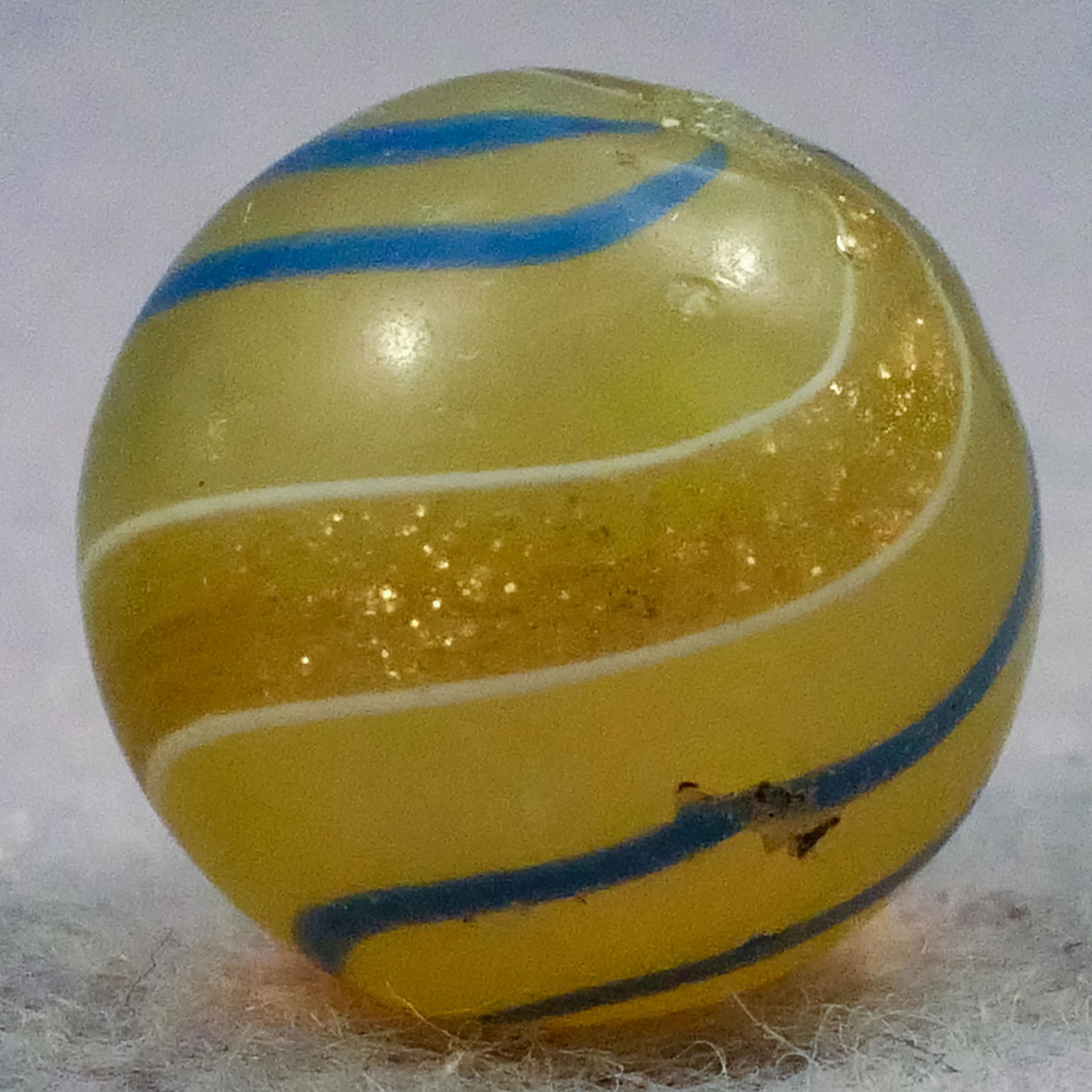 Marbles: LUTZ, Opaque Banded. 5/8". Good(+) (7.9). (1 of 6)