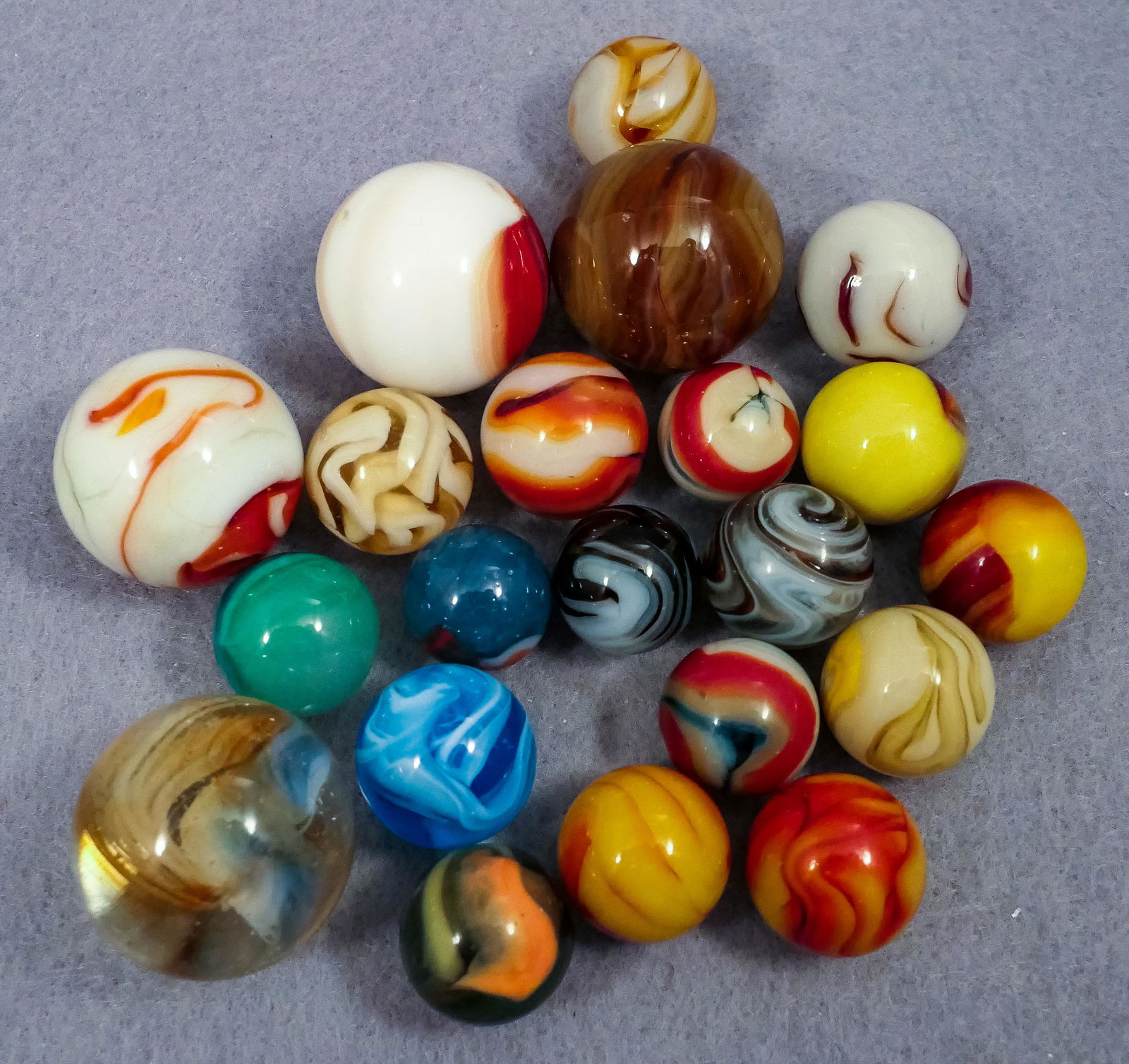 Marbles: ASSORTED MACHINE MADE. 21 marbles. (1 of 3)