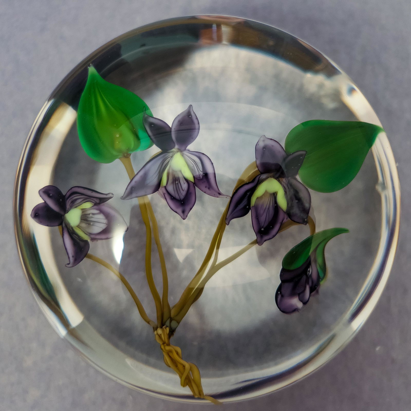 PAPERWEIGHT, Paul Stankard. Violets. (1 of 9)