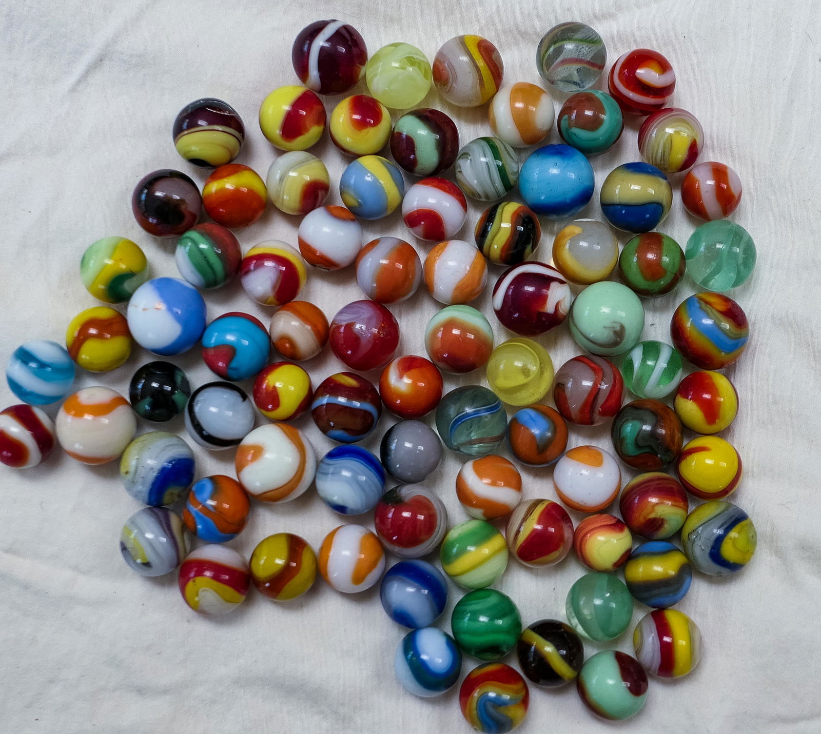 Marbles: AKRO AGATE COMPANY, Corkscrew. 80 marbles. (1 of 5)