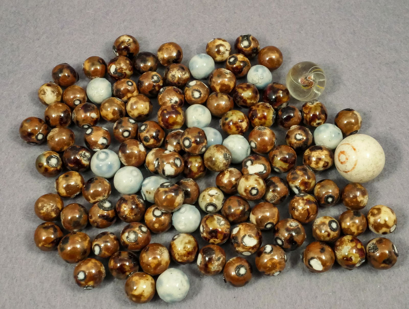 Marbles: NON-GLASS HANDMADE, Bennington. 104 marbles. (1 of 2)