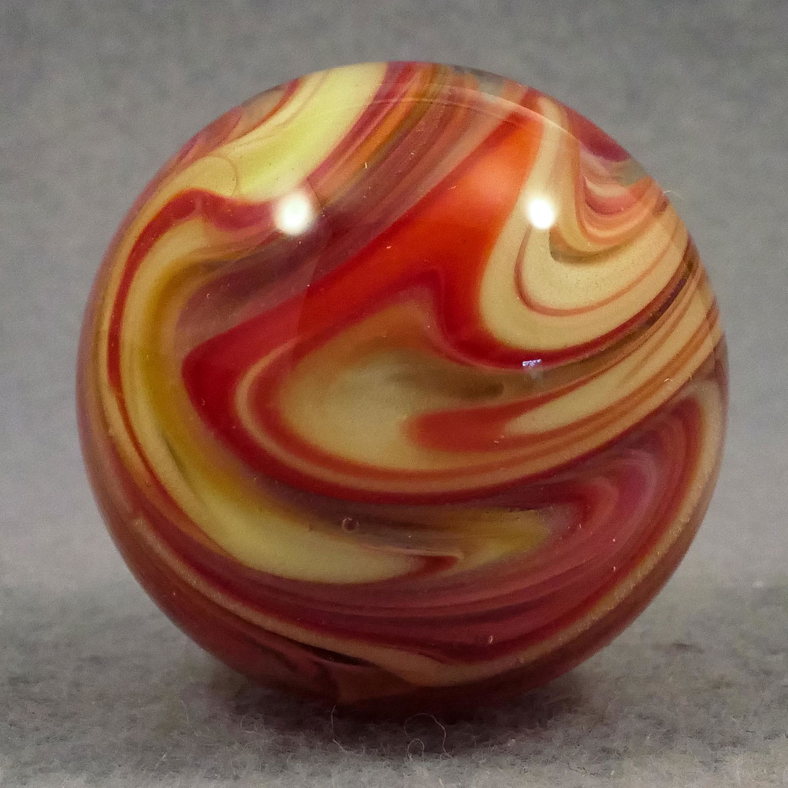 Marbles: CONTEMPORARY HANDMADE, Richard Clark. 1-5/16". Mint (9.9).: CONTEMPORARY HANDMADE, Richard Clark. Slag type marble. Very nice. Signed with a "CR" monogram and "03". A Connecticut artist. 1-5/16". Mint (9.9).