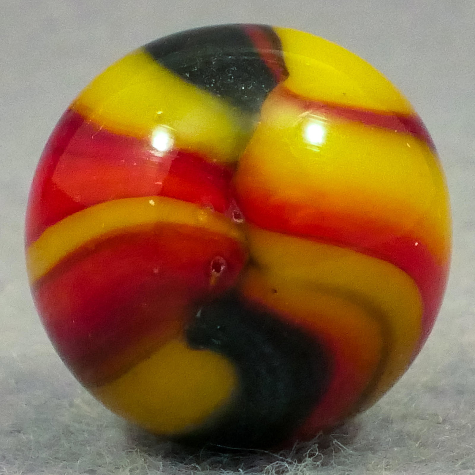Marbles: PELTIER GLASS COMPANY, National Line Rainbo. 21/32". Mint (9.9). (1 of 7)