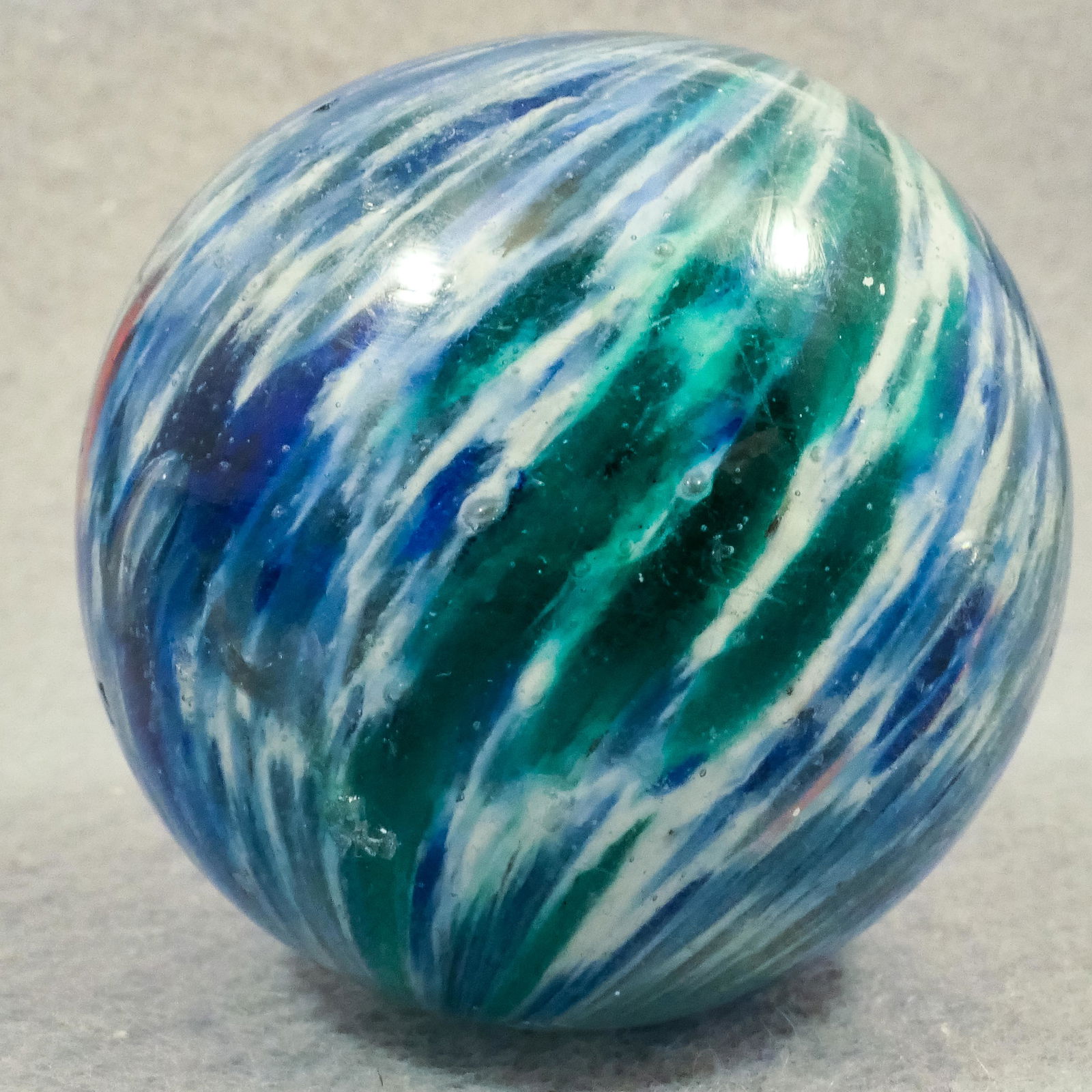Marbles: END OF DAY, Paneled Onionskin. 1-11/16". Near Mint (8.5). (1 of 6)