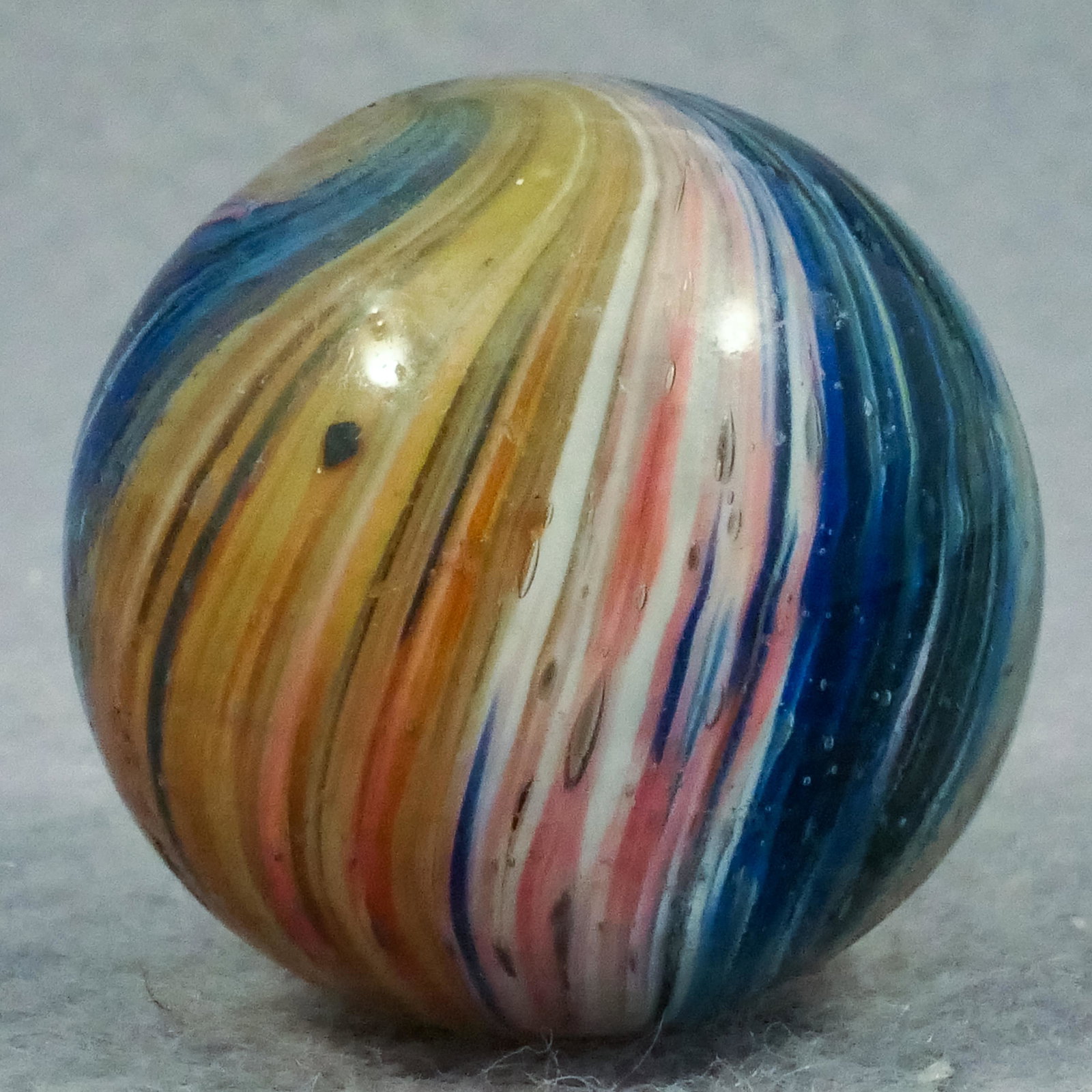 Marbles: END OF DAY, Paneled Onionskin. 27/32". Mint(-) (9.0). (1 of 6)