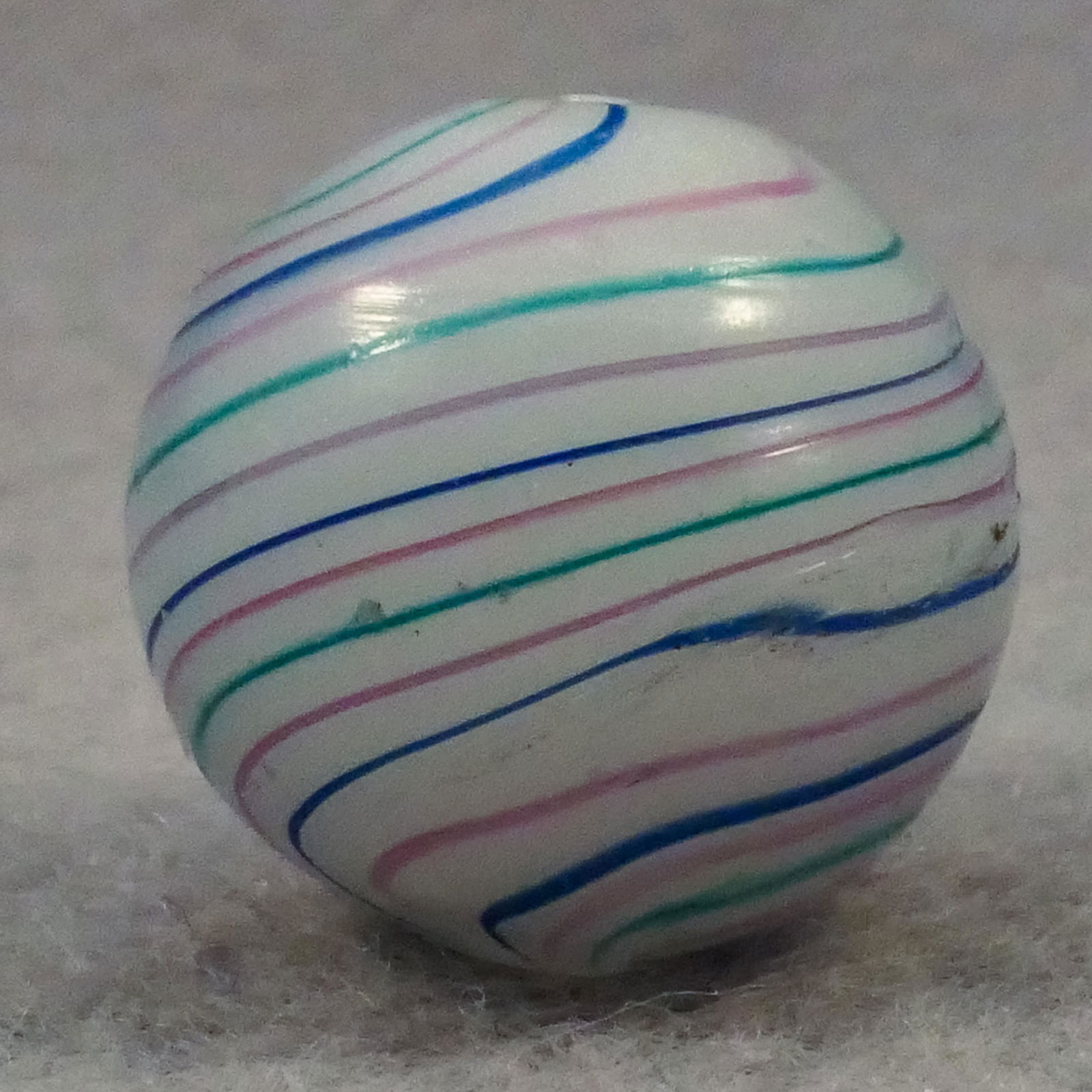 Marbles: OTHER HANDMADE, Clambroth. 5/8". Near Mint(+) (8.9). (1 of 6)