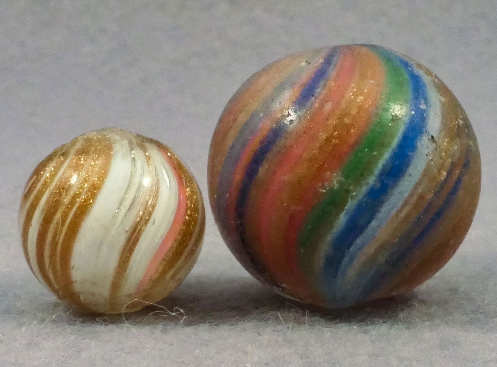 Marbles: LUTZ, Onionskin. 2 marbles. (1 of 2)