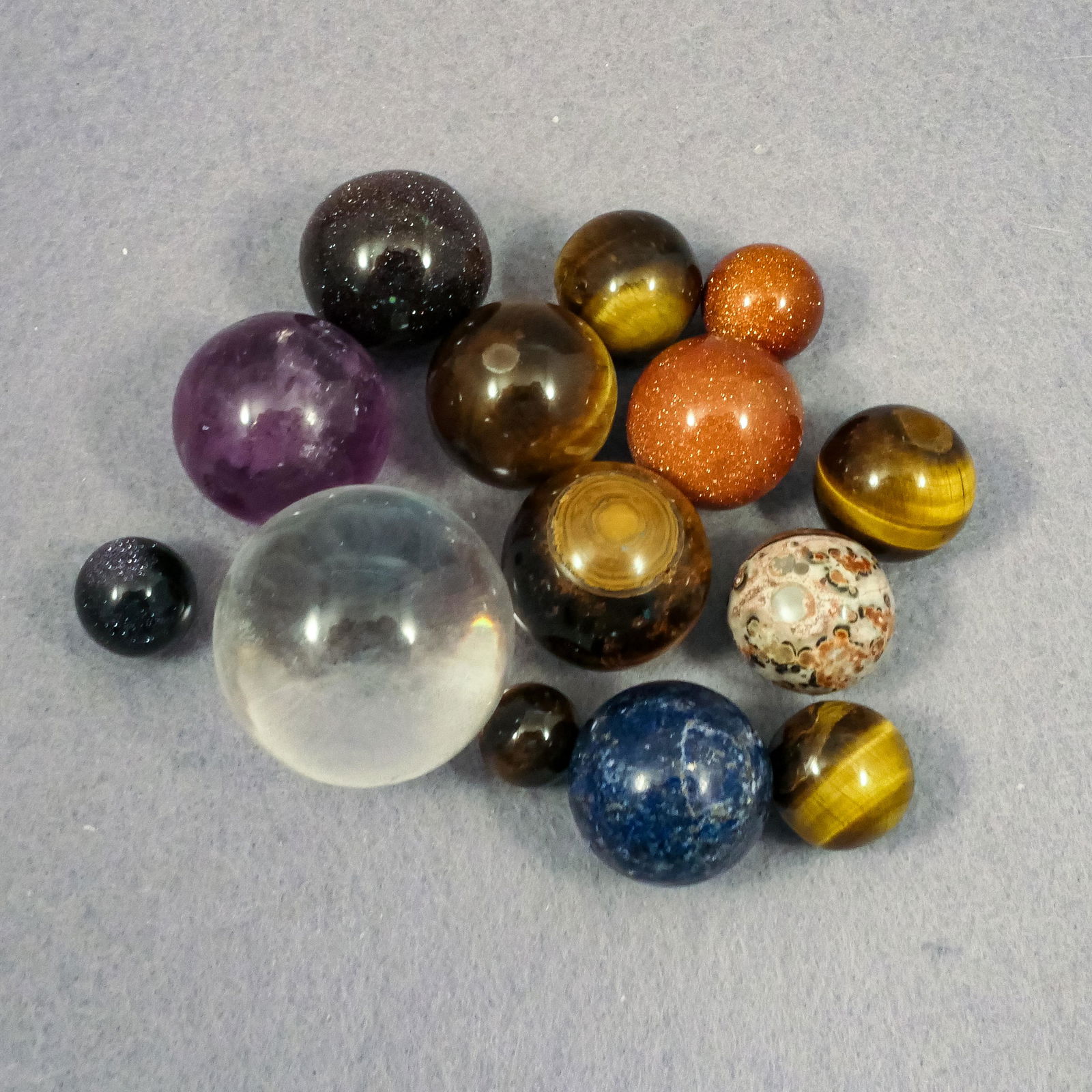 Marbles: MISCELLANEOUS, Mineral. 14 modern spheres. (1 of 2)