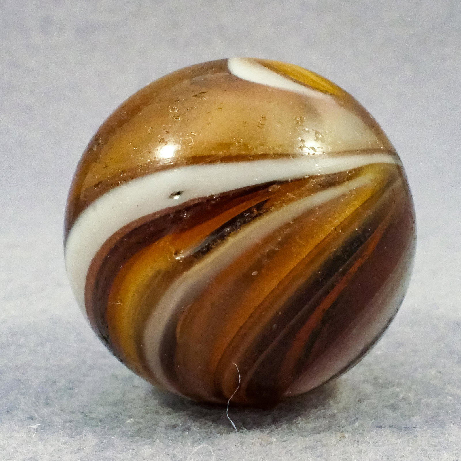 Marbles: SWIRL, Caramel. 1-1/16". Near Mint(-) (8.2). (1 of 6)