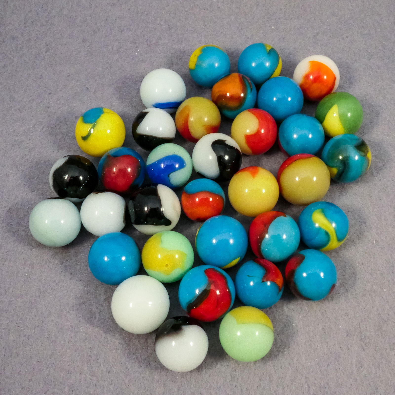 Marbles: PELTIER GLASS COMPANY, Peerless Patch. 34 marbles. (1 of 4)