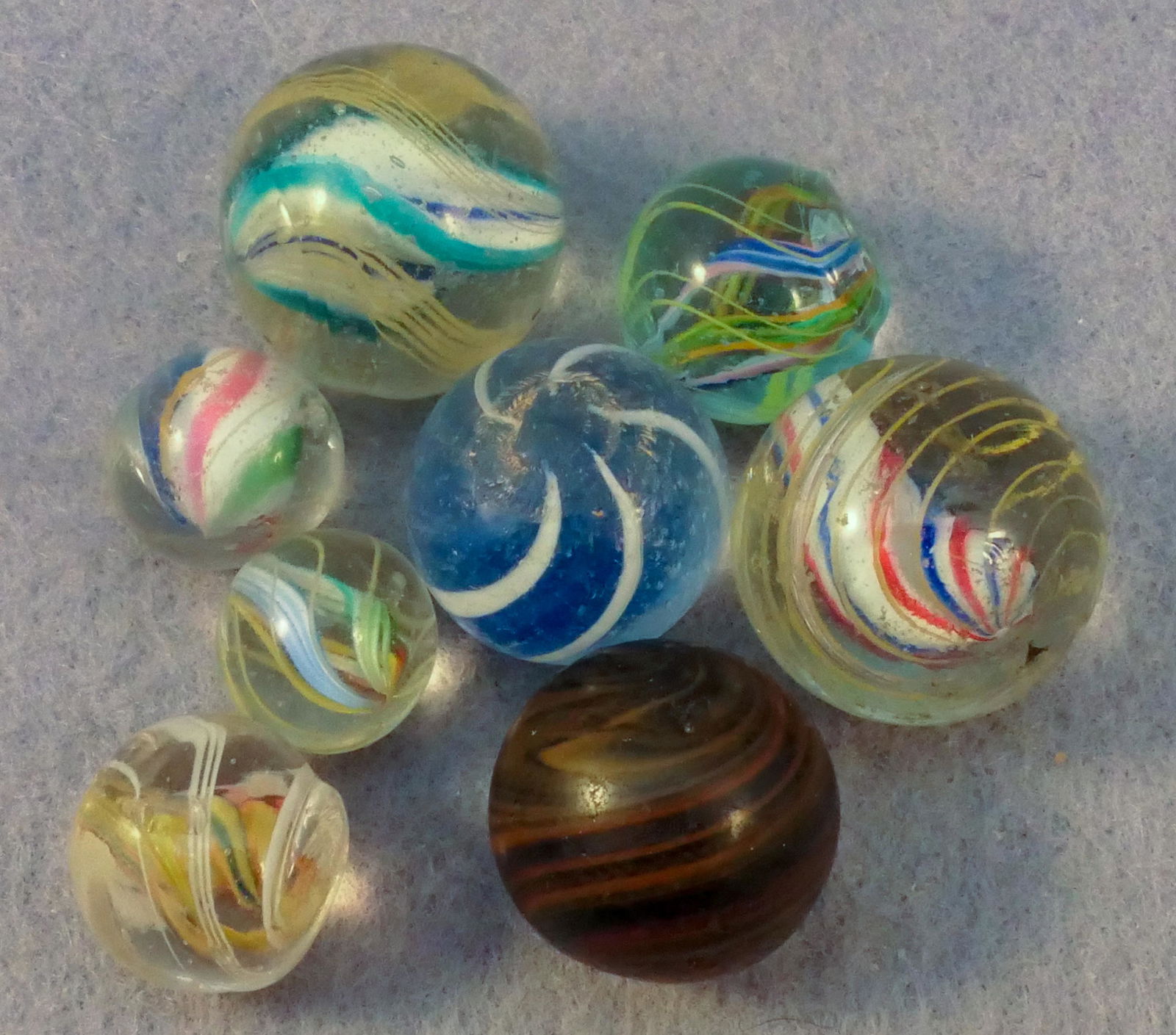 Marbles: SWIRL, Assorted. 8 Marbles. NM+ to NM-. (1 of 4)