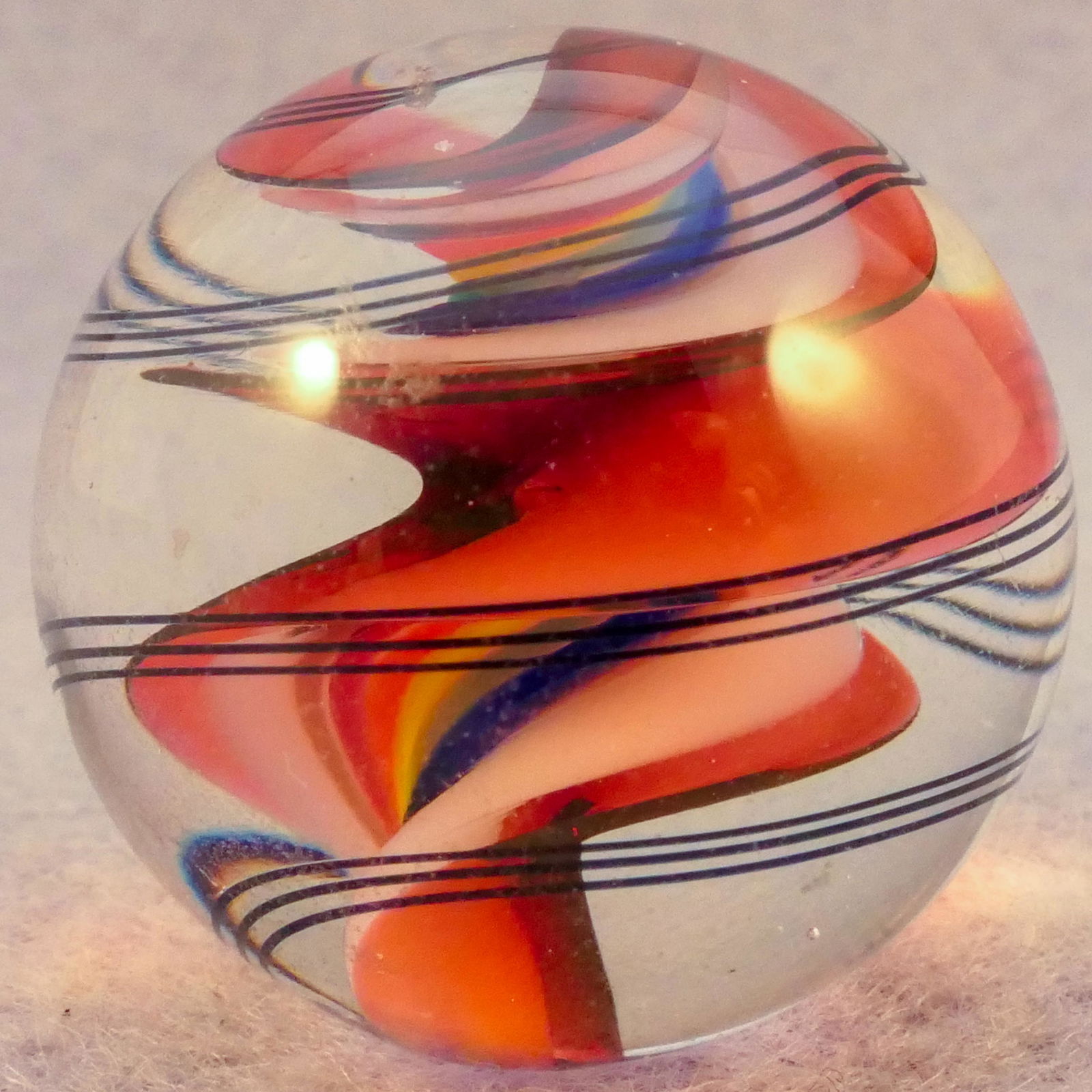 Marbles: CONTEMPORARY HANDMADE, Steve Maslach. 29/32". Mint (9.9).: CONTEMPORARY HANDMADE, Steve Maslach. Ribbon swirl. Unsigned, but Steve rarely signed his marbles. 29/32". Mint (9.9).
