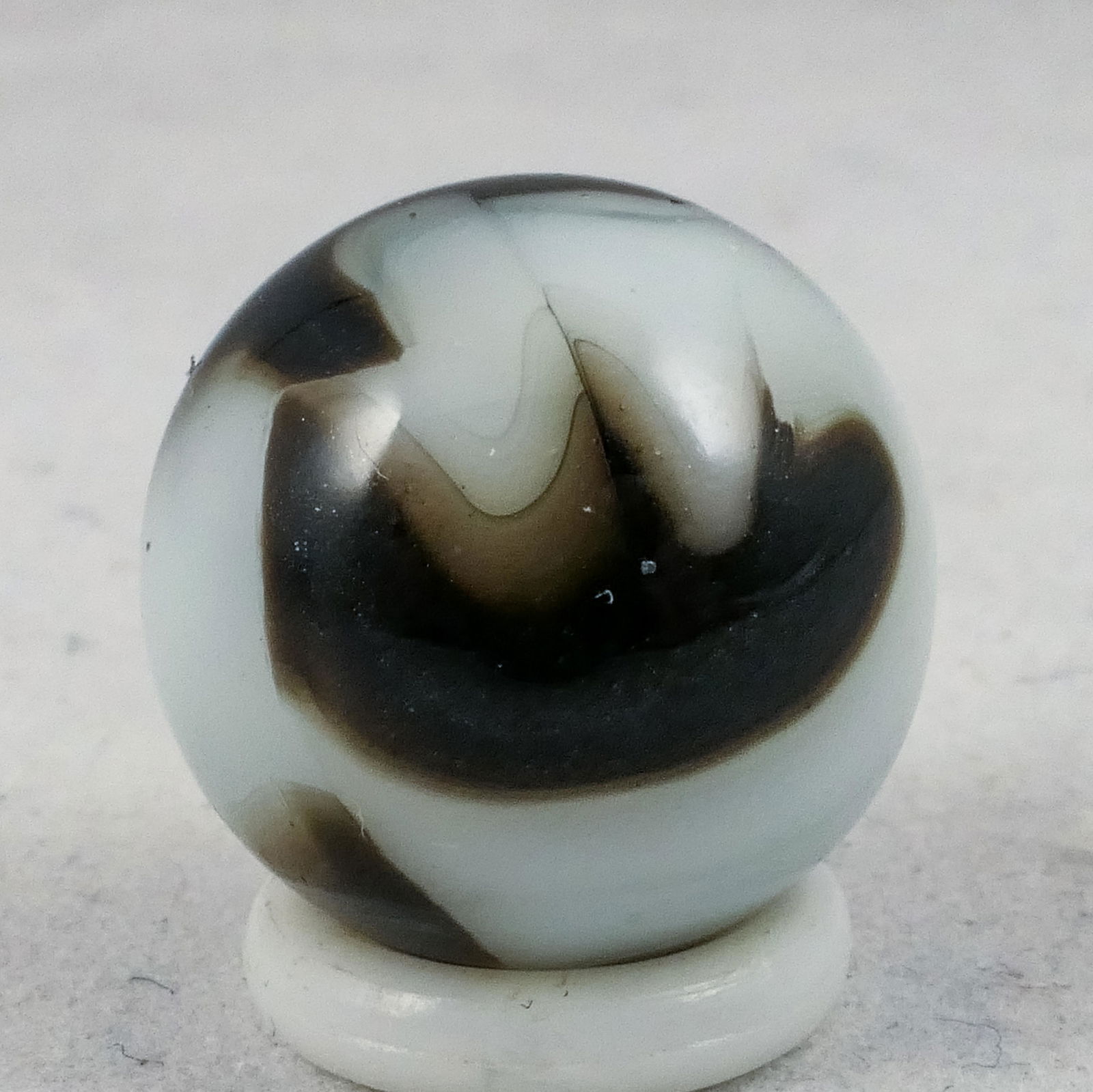 Marbles: PELTIER GLASS COMPANY, Zebra. 5/8". Mint (9.9). (1 of 6)
