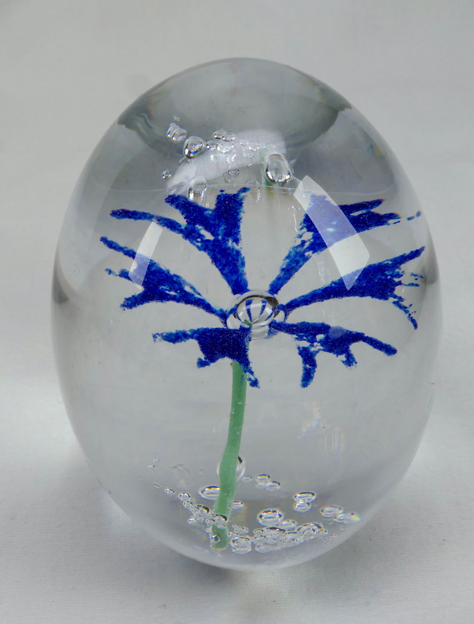 PAPERWEIGHT: DAUM FRANCE. Flower. (1 of 8)
