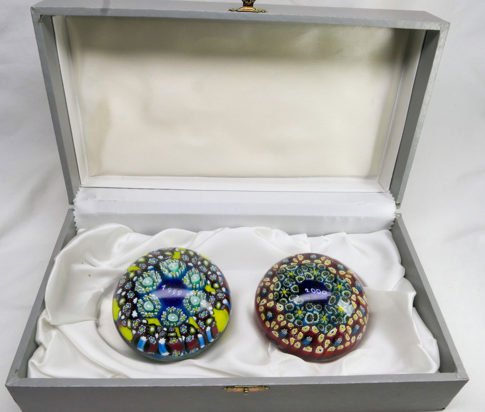 PAPERWEIGHT: MURANO, ALT. Millenium Paperweights. (1 of 8)
