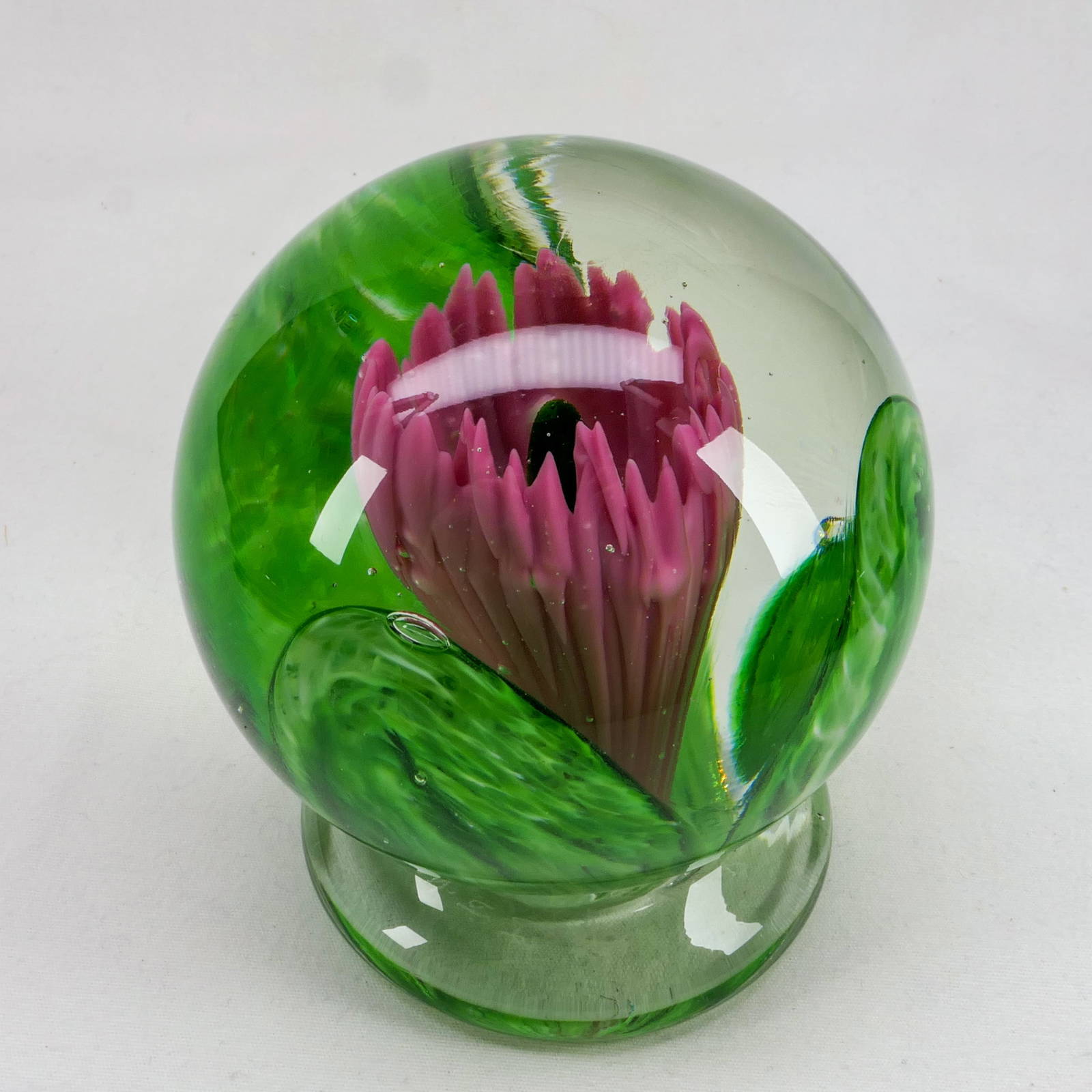 Paperweight Zimmerman Art Glass, Joe Zimmerman. Crocus. Footed. Auction