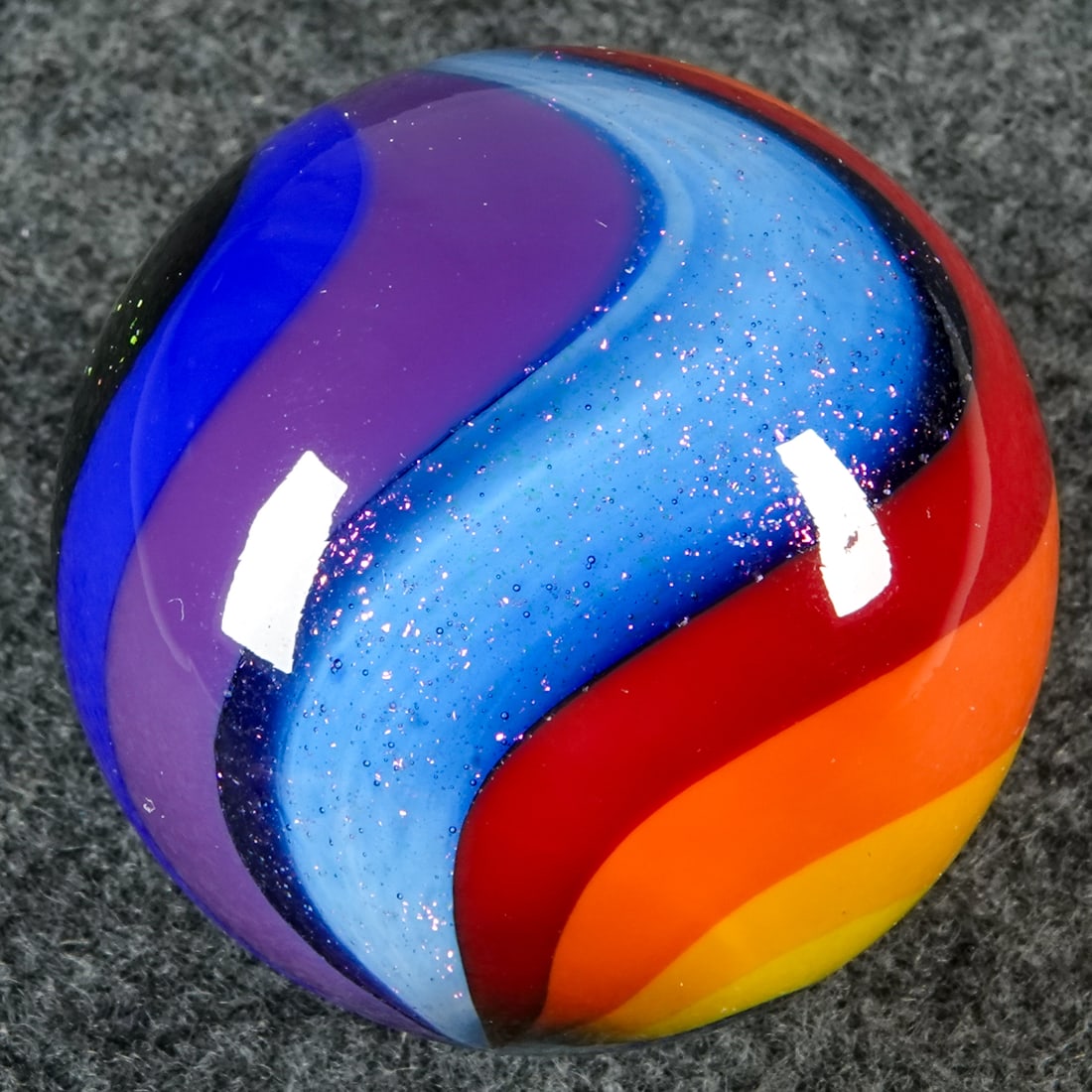 CONTEMPORARY HANDMADE, Brian Toseland. 1-11/16". Mint (9.9).: CONTEMPORARY HANDMADE, Brian Toseland. Joseph Coat. Includes dichroic panel. Signed "BT 22". 1-11/16". Mint (9.9).