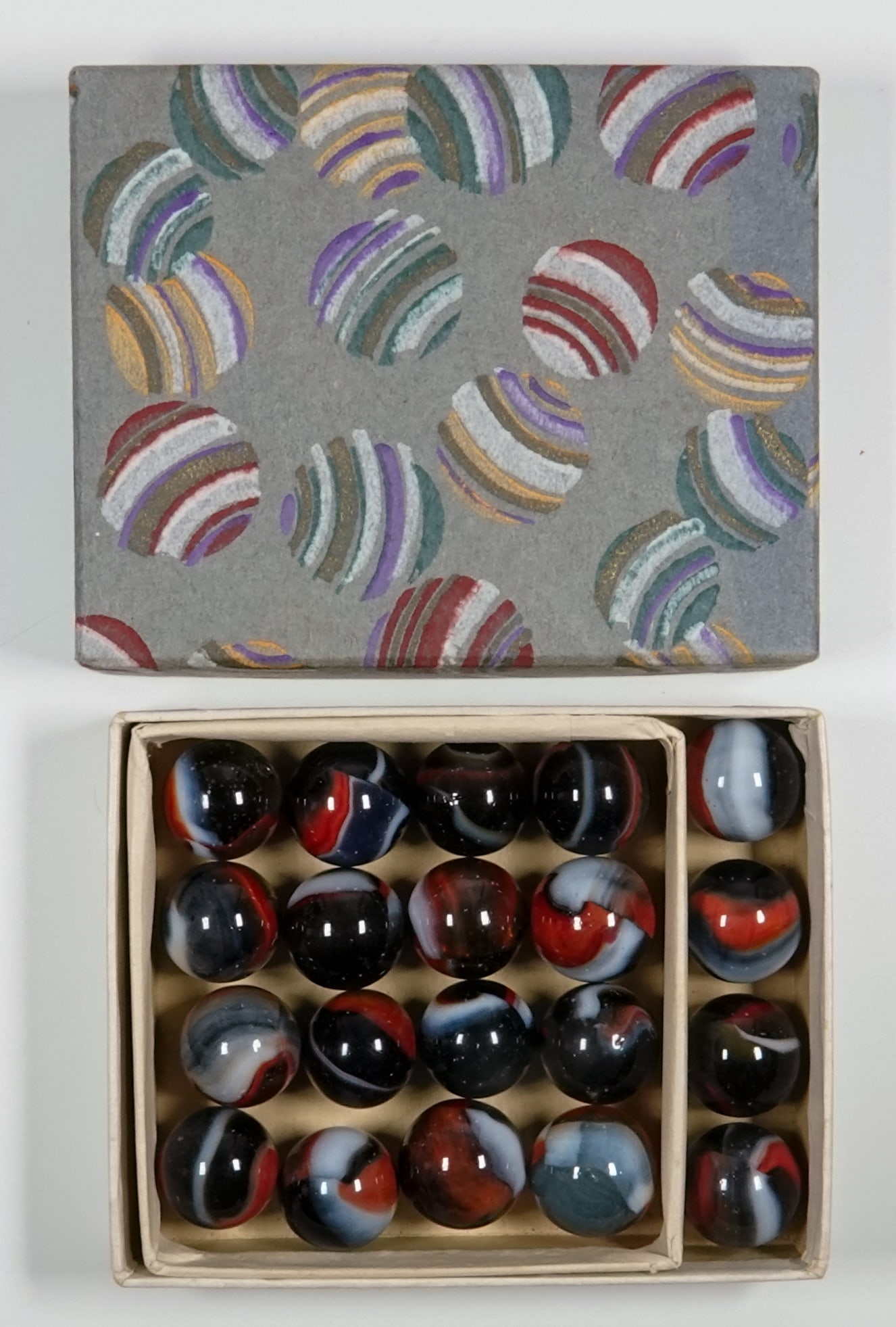PELTIER GLASS COMPANY, Original Package. Jobber Box with Tricolors. (1 of 5)