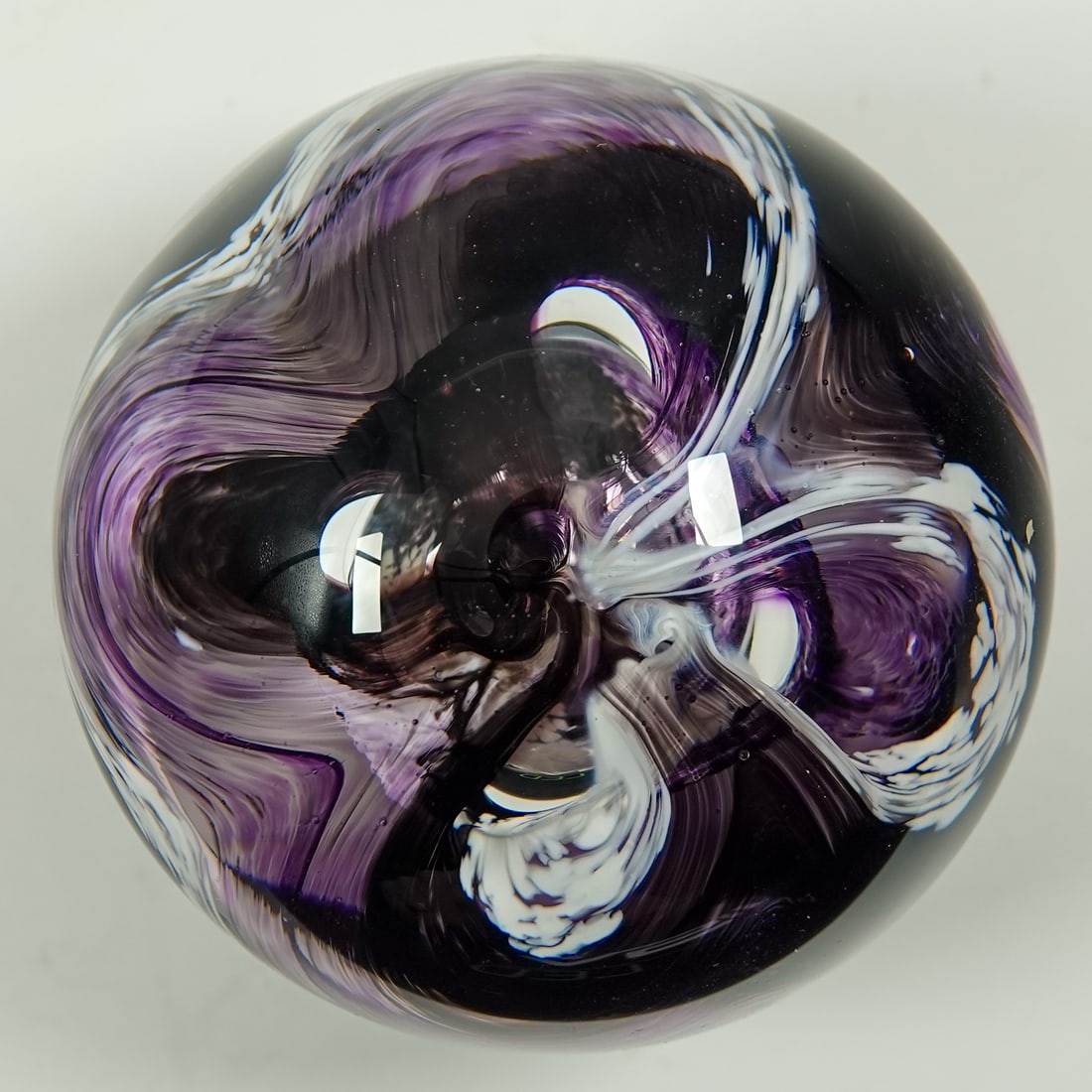 PAPERWEIGHT, Caithness Glass. Moon Crysal.: PAPERWEIGHT, Caithness Glass. Caithness Moon Crystal. Written on bottom is "Caithness Moon Crystal Scotland". 2-1/8" width, 1-7/8" height. Mint.