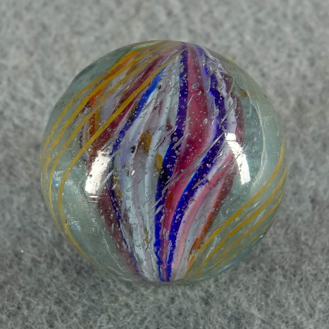 SWIRL, Ribbon Core. 13/16". Mint (9.9). (1 of 6)