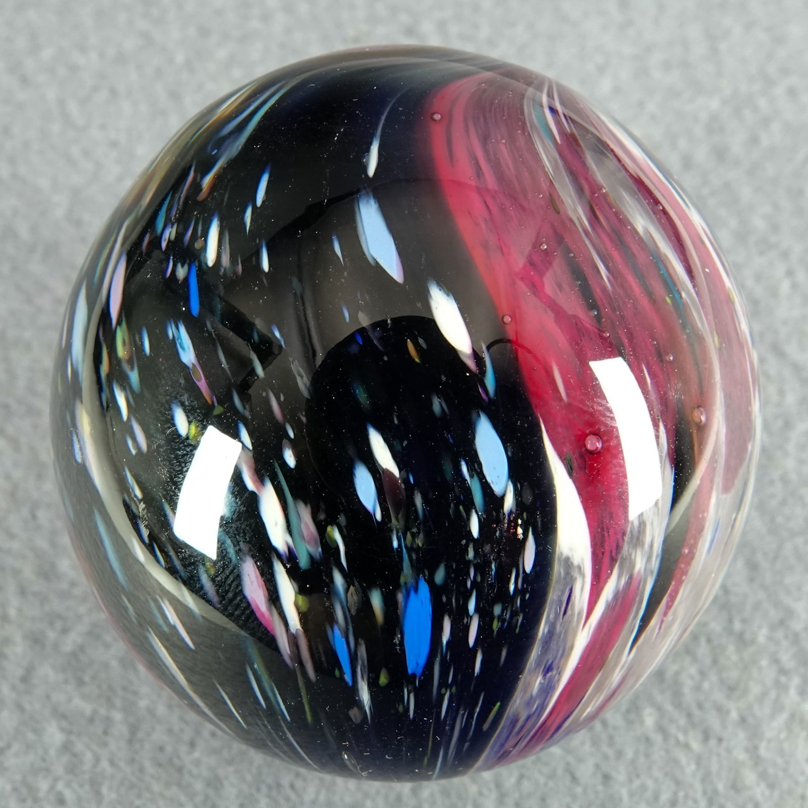 CONTEMPORARY HANDMADE, Robert Dane. 2-1/4". Mint (9.9).: CONTEMPORARY HANDMADE, Robert Dane. Onionskin. Signed "RD" (most Bob Dane marbles are unsigned). 2-1/4". Mint (9.9).