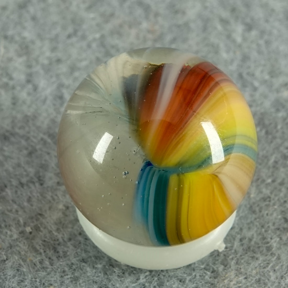 AKRO AGATE COMPANY, Sparkler. 19/32". Mint (9.9).: AKRO AGATE COMPANY, Sparkler. Lots of color. Clarksburg WV, circa 1925-1935. 19/32". Mint (9.9).