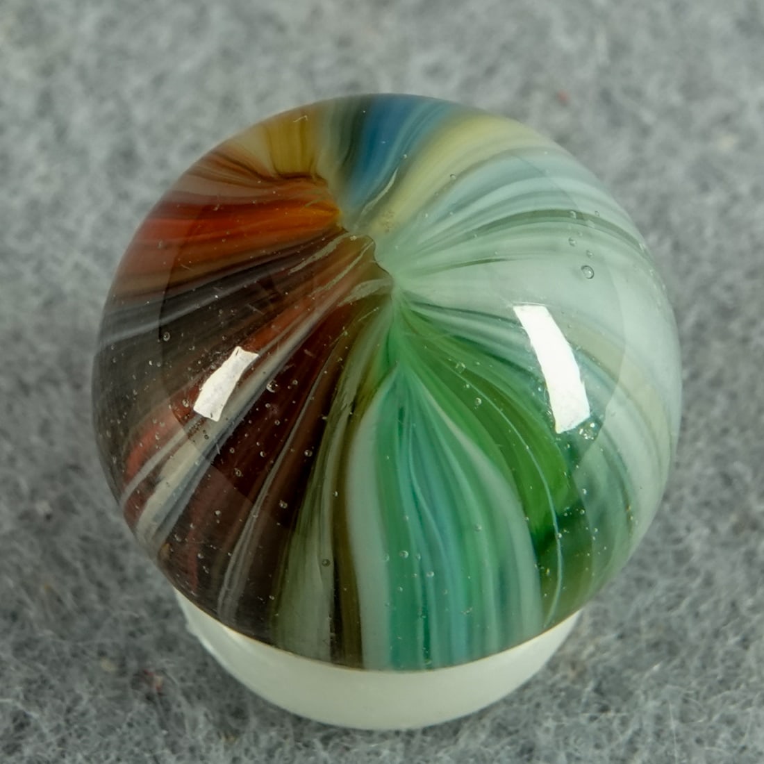 AKRO AGATE COMPANY, Sparkler. 19/32". Mint (9.9).: AKRO AGATE COMPANY, Sparkler. Lots of color. Clarksburg WV, circa 1925-1935. 19/32". Mint (9.9).