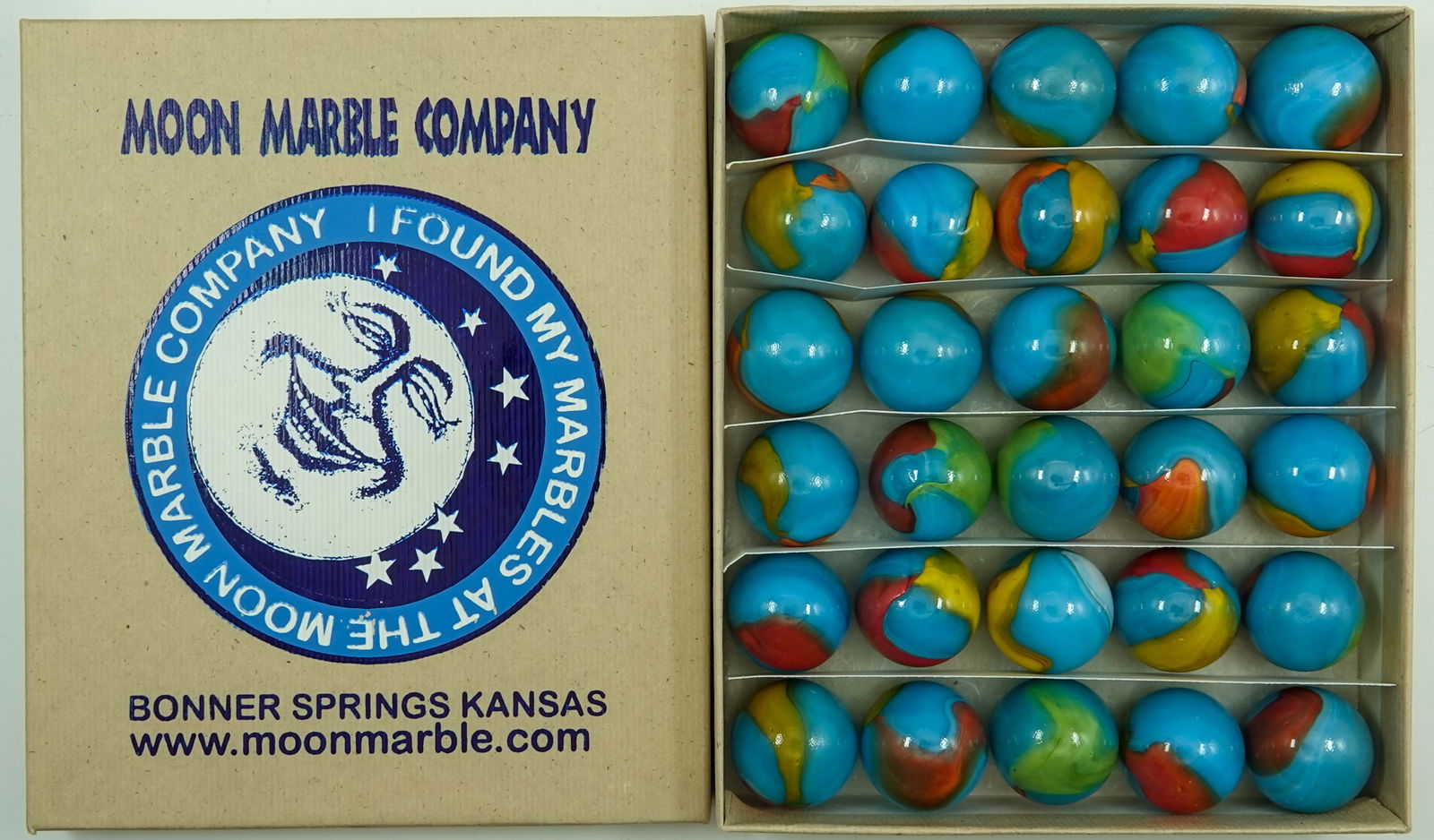 VACOR DE MEXICO, Jobber Box. Moon Marbles. 2002 Amana Show.: VACOR DE MEXICO, Jobber Box. Jobber box from Moon Marble Company. Filled with thirty shooter size two-patch Vacor de Mexico marbles. Note inside states these are an unnamed special run produced for th