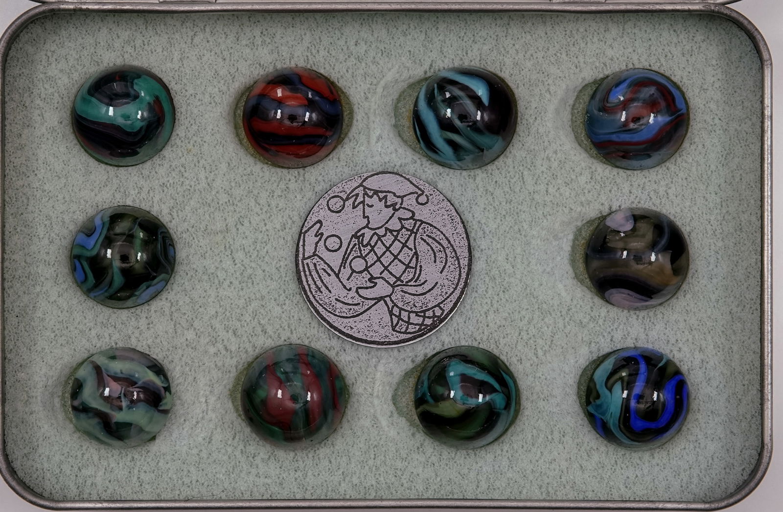 JABO/SAMMY/DAS, Jobber Box. 15 marbles, no run name.: JABO/SAMMY/DAS, Jobber Box. Metal box containing fifteen marbles. Run name and date not provided. 3/4". Mint.