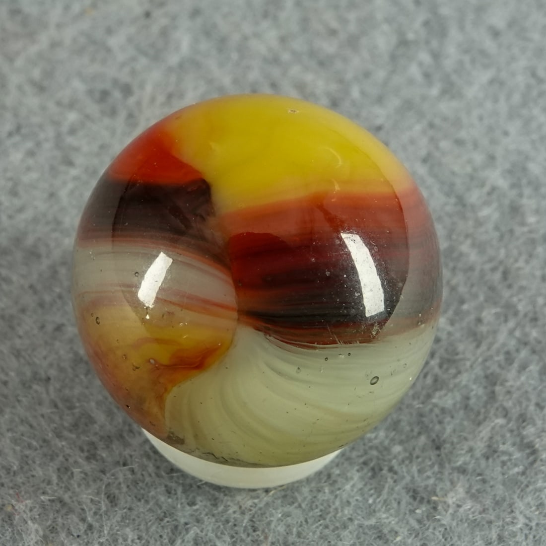 VITRO AGATE COMPANY, Superior. 3/4". Mint (9.9).: VITRO AGATE COMPANY, Superior. Excellent shooter example. Parkersburg WV, circa 1930-1950. Ex-collection Ralph Stagg. 3/4". Mint (9.9).