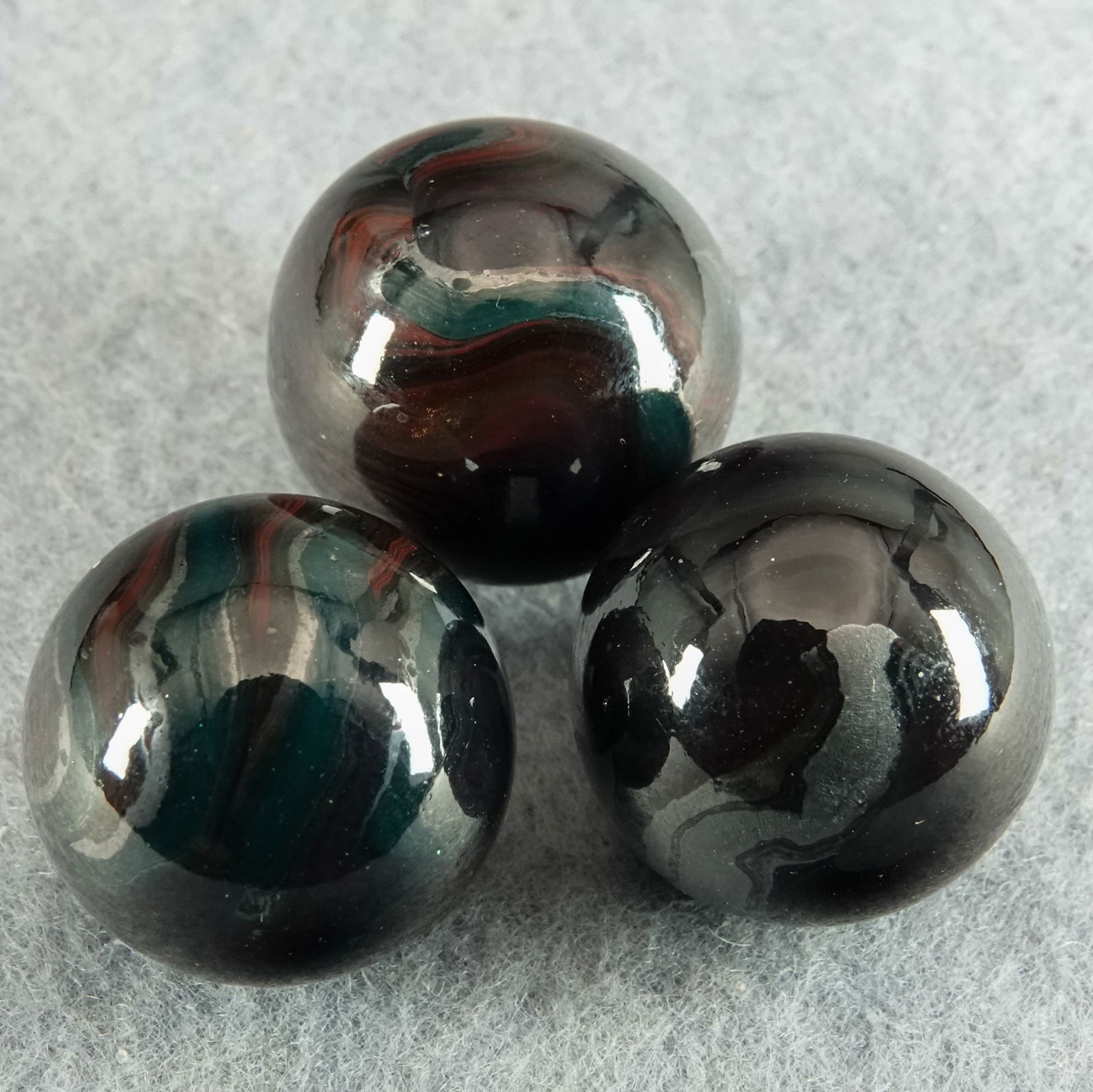 JABO/SAMMY/DAS, Swirl. 3 marbles. Lawn Chair.: JABO/SAMMY/DAS, Swirl. Lot of three marbles. All are Lawn Chair. 23/32". Mint.