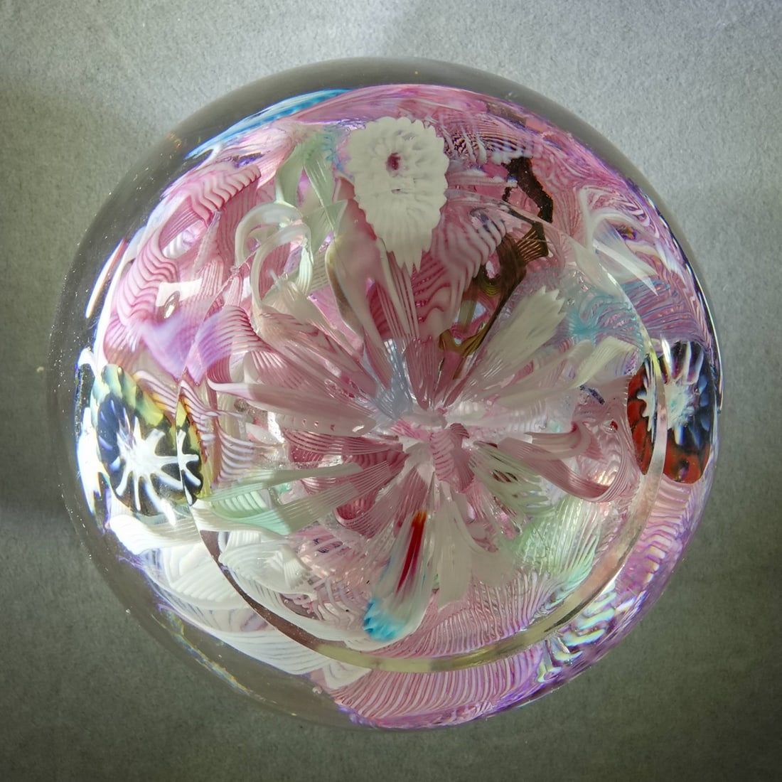 PAPERWEIGHT, Schneider Studio. - 2