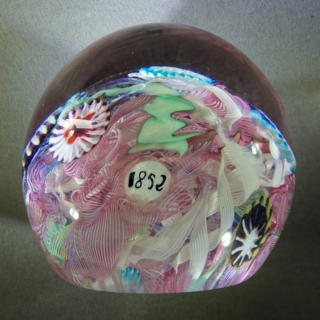 PAPERWEIGHT, Schneider Studio. - 3