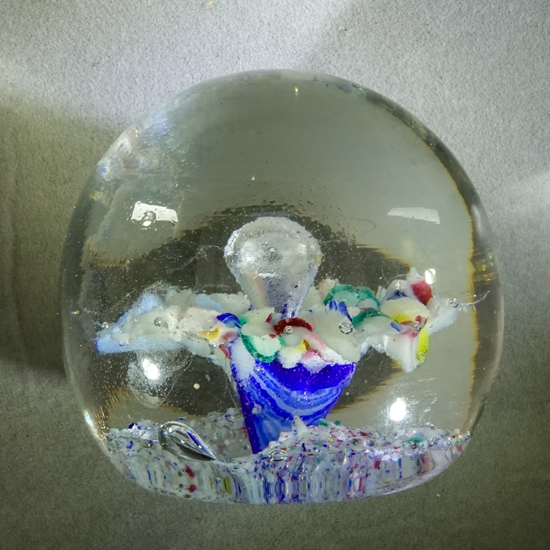 PAPERWEIGHT, Unsigned. - 2