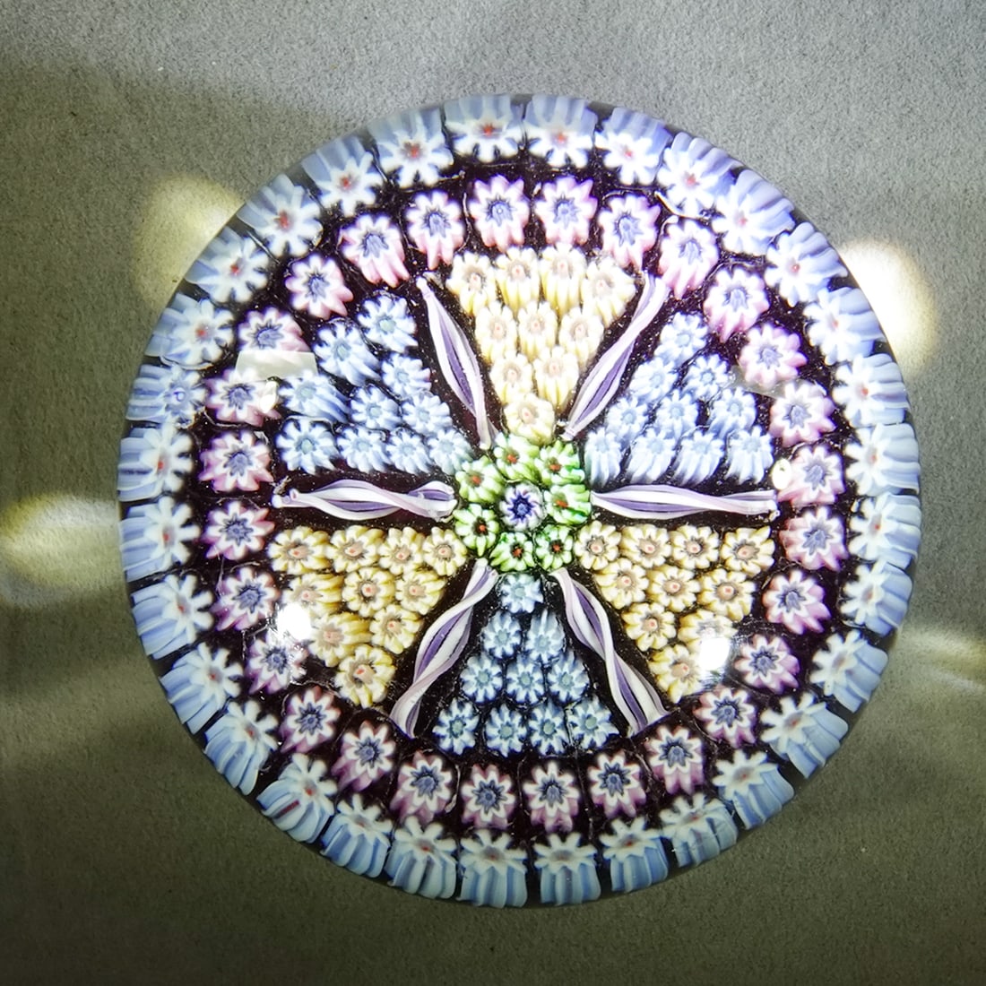 PAPERWEIGHT, Perthshire Paperweights. (1 of 4)